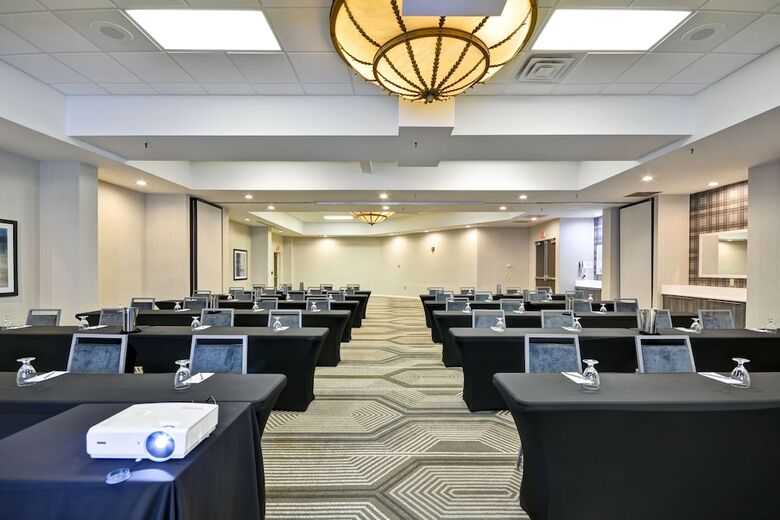 Hotel Embassy Suites Charlotte