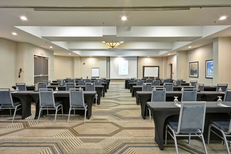 Hotel Embassy Suites Charlotte