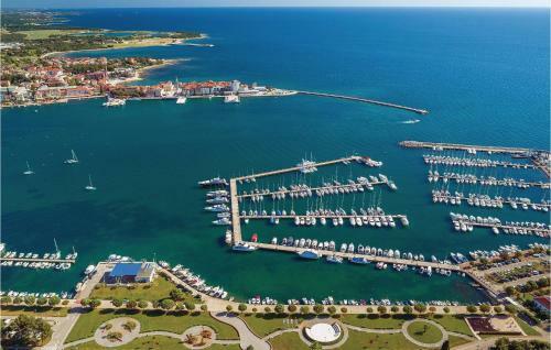 One-bedroom Apartment Kastel 06