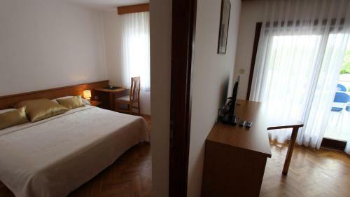 Two-bedroom Apartment In Klimno III