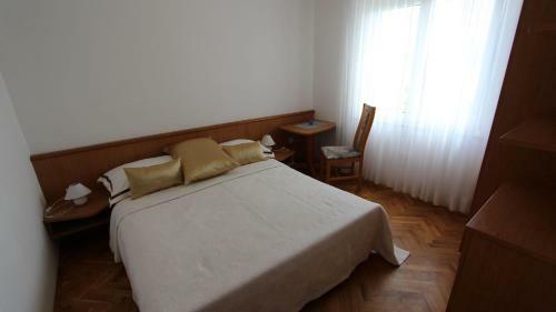 Two-bedroom Apartment In Klimno V