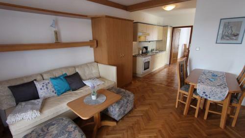 Two-bedroom Apartment In Klimno V