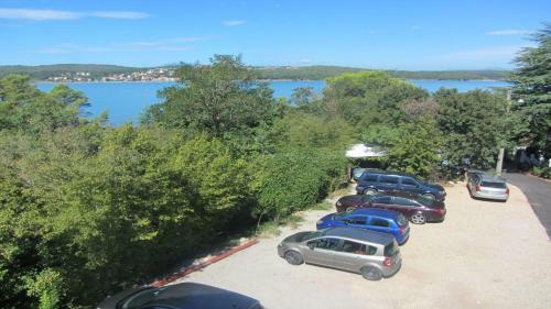 Two-bedroom Apartment In Klimno V