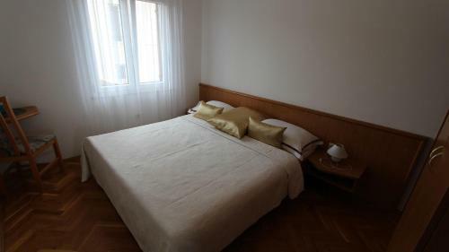 Two-bedroom Apartment In Klimno IV