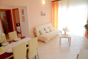 Apartments Pera