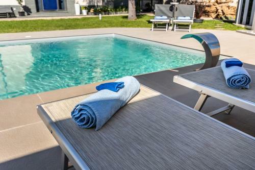 Villa Teocrito Piscina & Mare