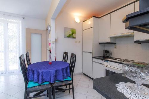 Apartment In Rabac 16914