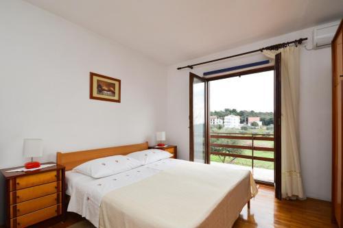 Four-bedroom Apartment In Stinjan I