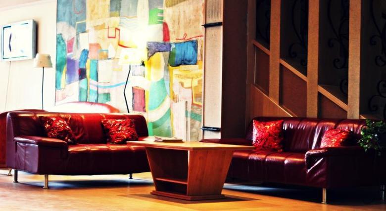 Hotel Briz(.)