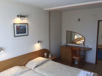 Hotel Briz(.)