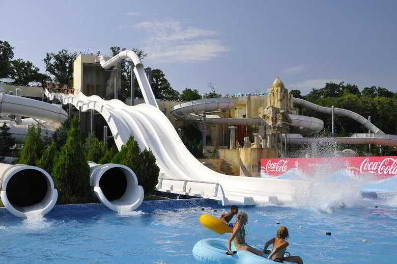 Holiday Park Hotel