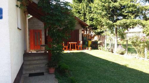 Hostal Holiday Home Nena