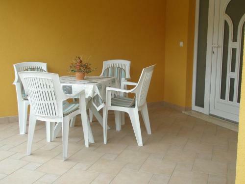 Apartments Kosic Trget