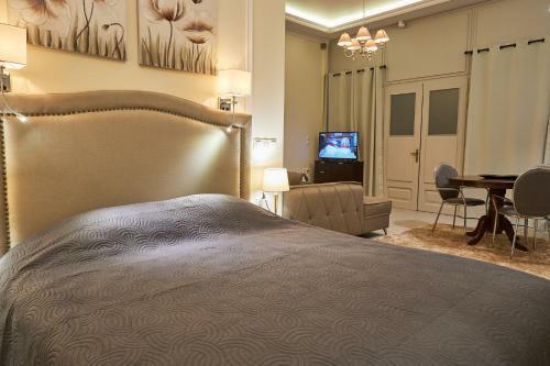 Hostal Archontiko Hotel