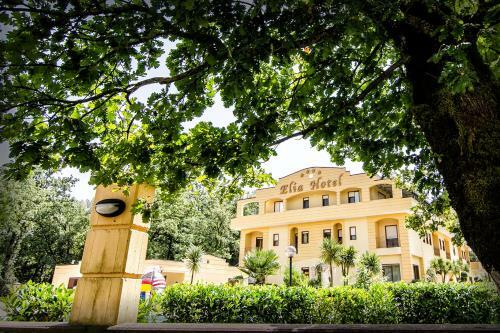 Elia Hotel