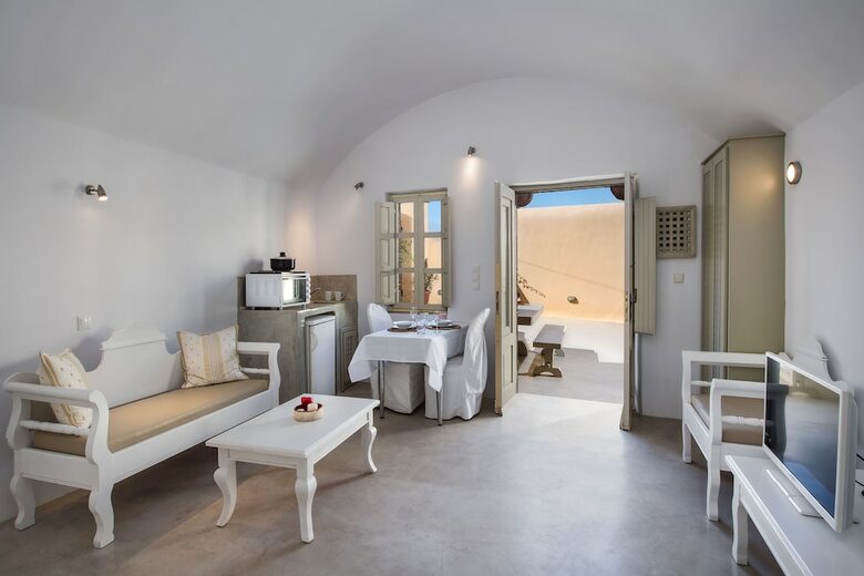 Apartamentos Filotimo Cave Houses