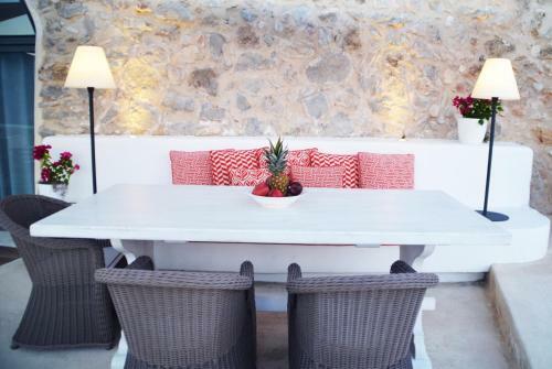 Kamini Santorini Villas