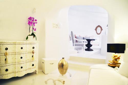 Kamini Santorini Villas