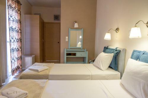 Zorbas Hotel Santorini