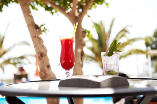 Zorbas Hotel Santorini
