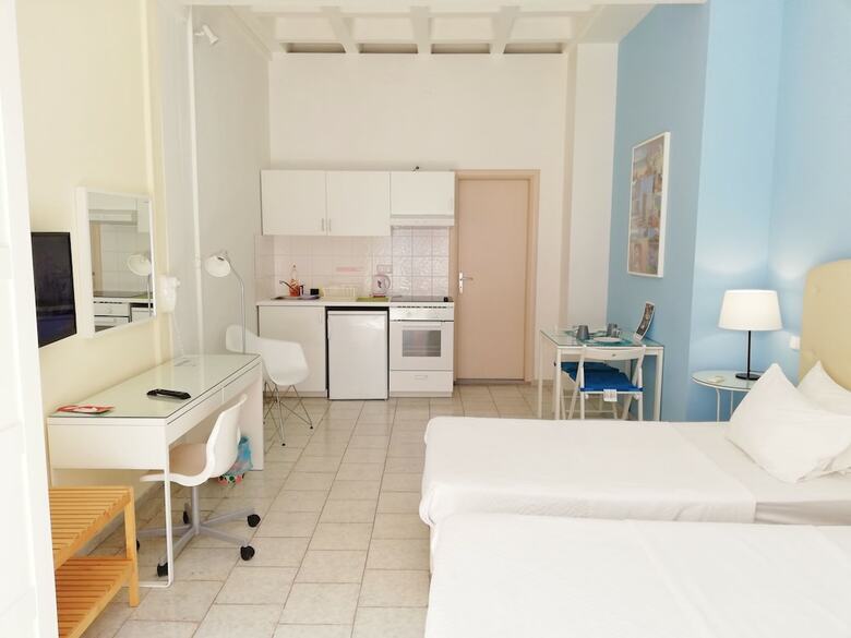 Hostal Homely Studios
