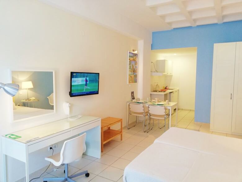 Hostal Homely Studios