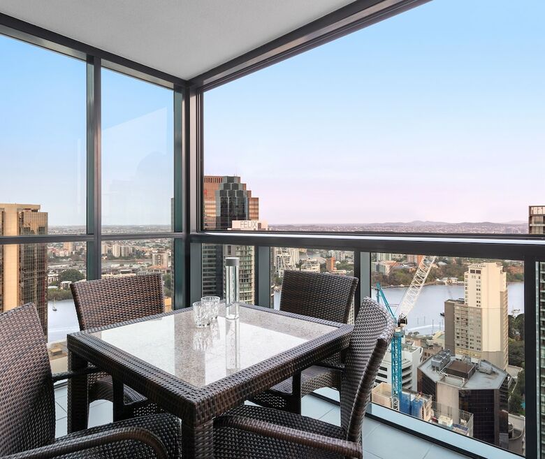 Hotel Oaks Charlotte Towers