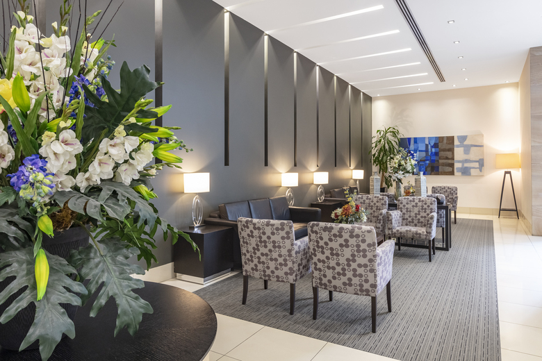 Hotel Oaks Charlotte Towers