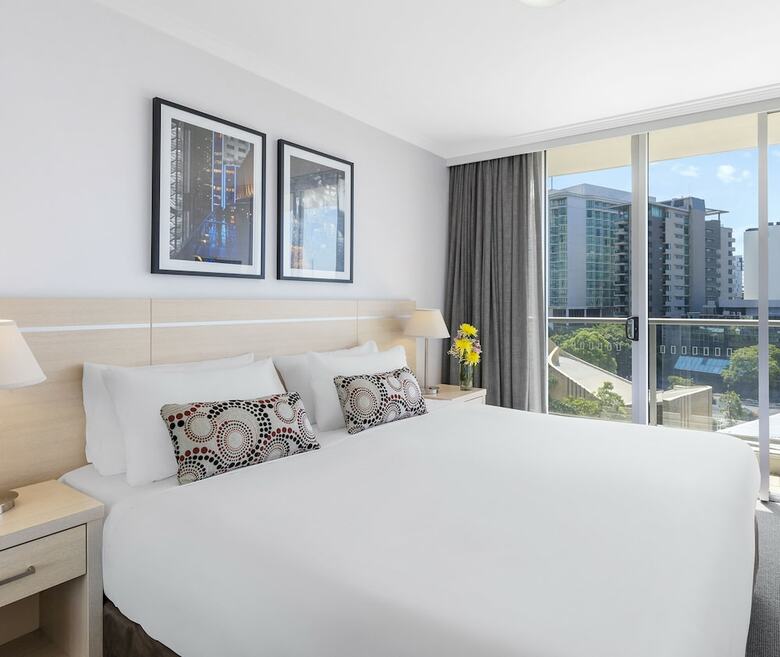 Hotel Oaks Lexicon Apartments
