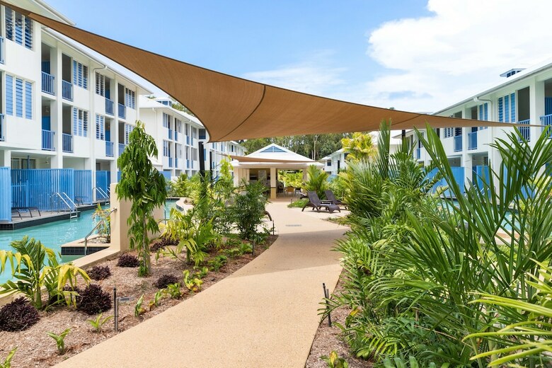Hotel Oaks Lagoons