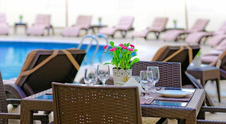Golden Sands Hotel Apartments