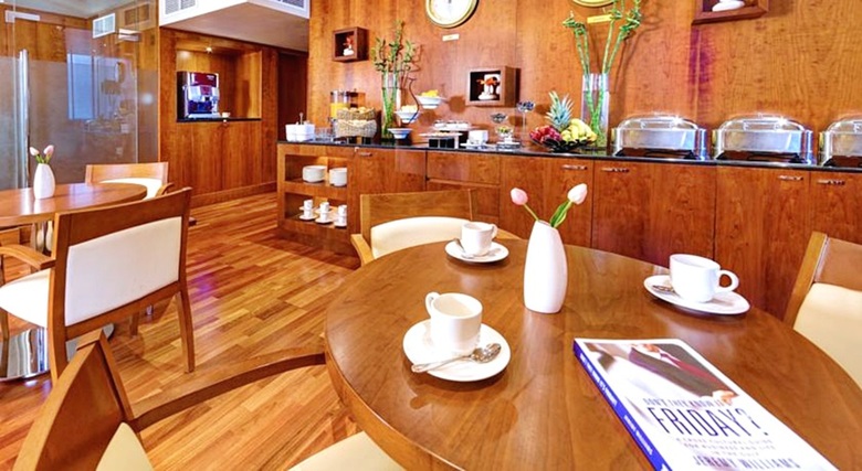 Golden Sands Hotel Apartments