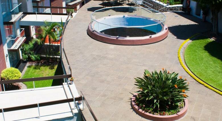 Country Hotel&suites