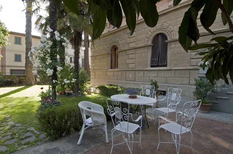 Hostal Cosetta Guest House