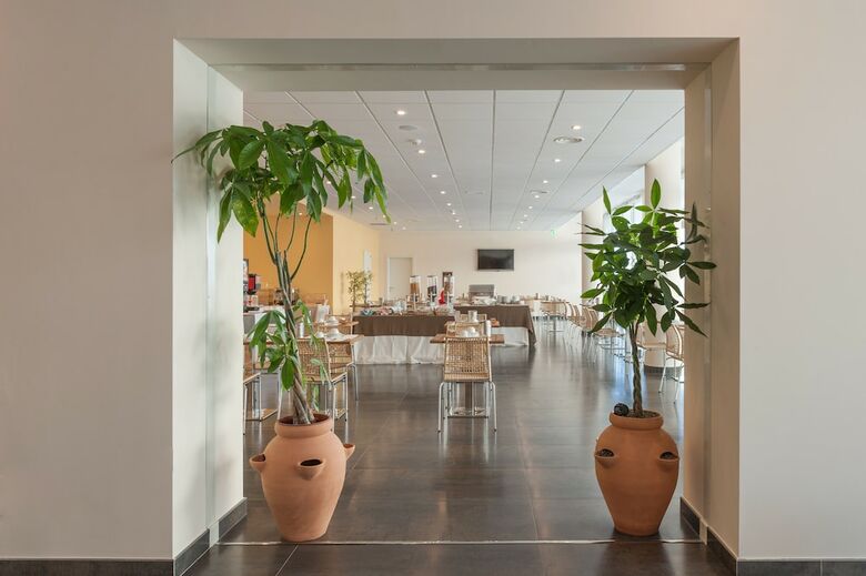 19 Condohotel