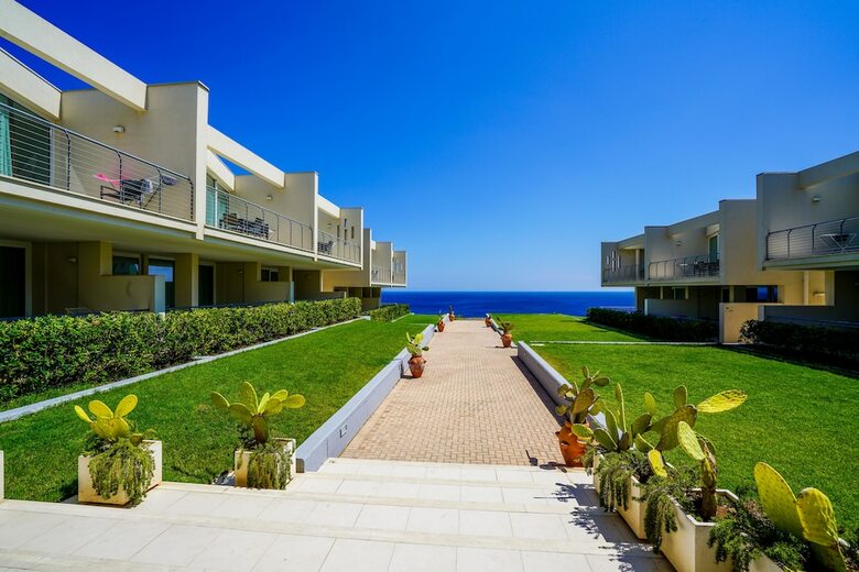 19 Condohotel