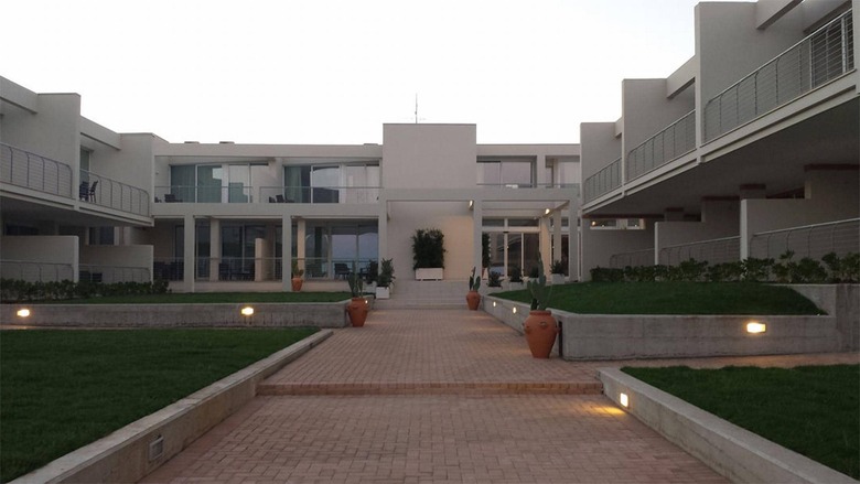 19 Condohotel