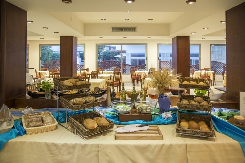 Manousos City Hotel
