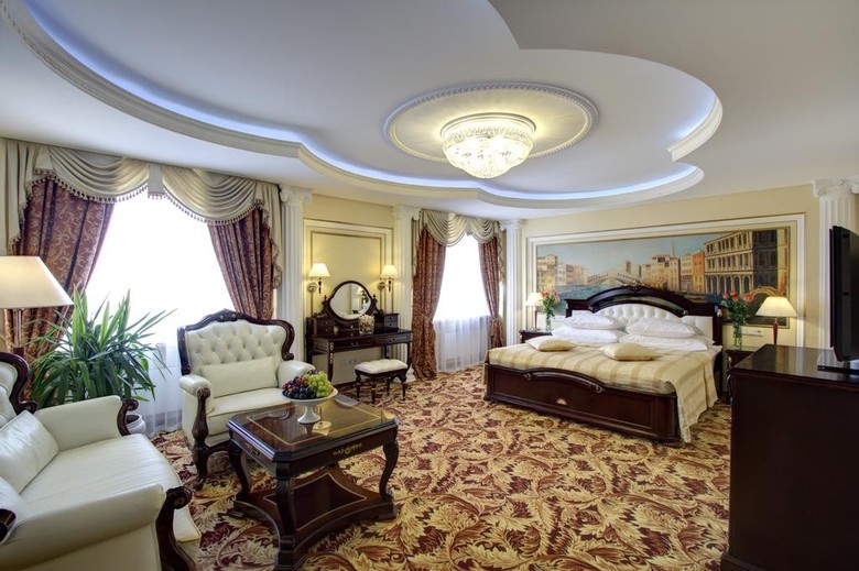 Izmailovo Alfa Hotel