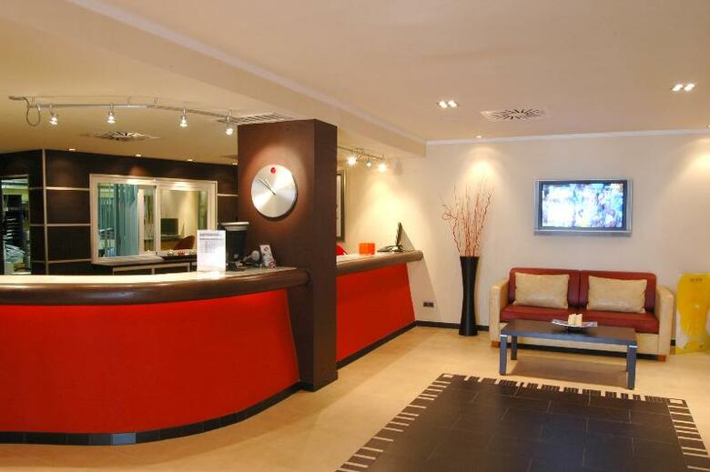 Apartamentos Macdonald Dona Lola