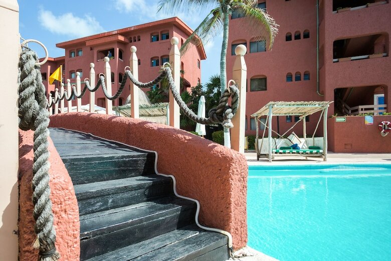 Selina Cancun Laguna Hotel Zone