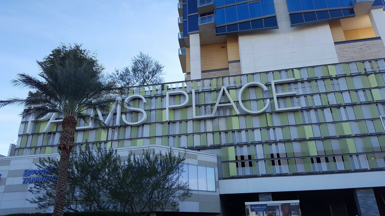 Palms Place Hotel And Spa