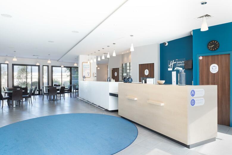 Hotel Holiday Inn Express Marseille Airport