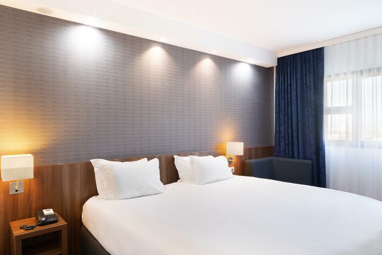 Hotel Holiday Inn Express Marseille Airport