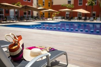 Hotel City Express Suites Cabo San Lucas