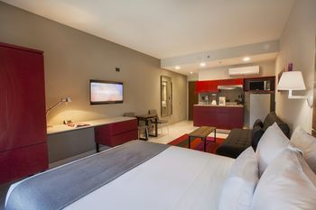 Hotel City Express Suites Cabo San Lucas