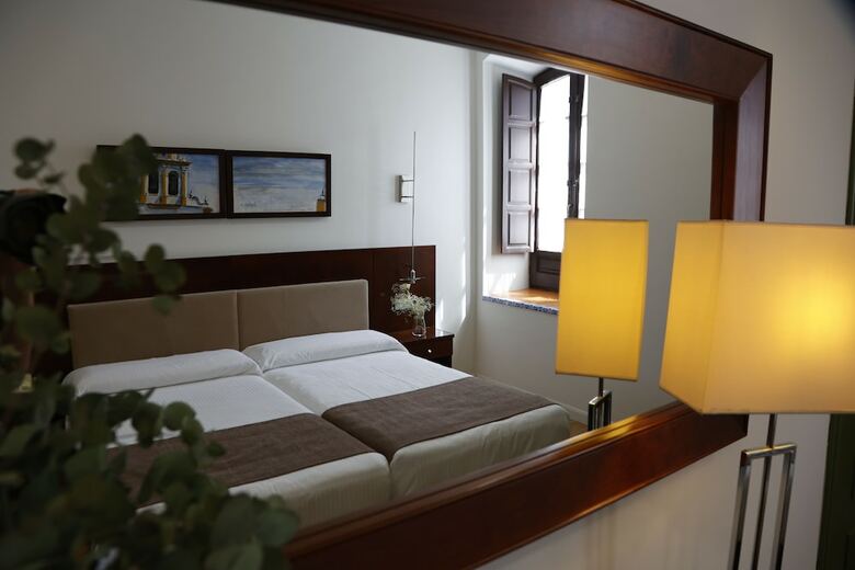 Hotel El Carmen (puente Genil)