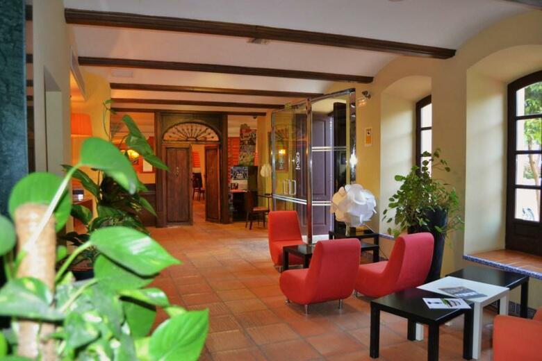 Hotel El Carmen (puente Genil)