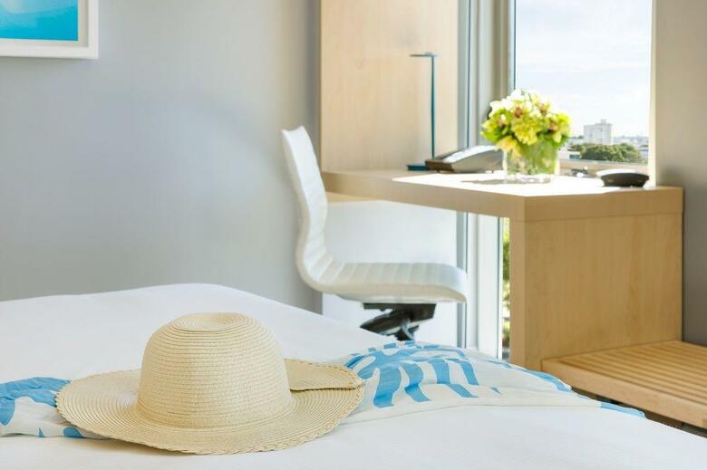 Hotel Aloft South Beach