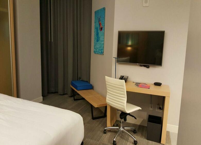 Hotel Aloft South Beach